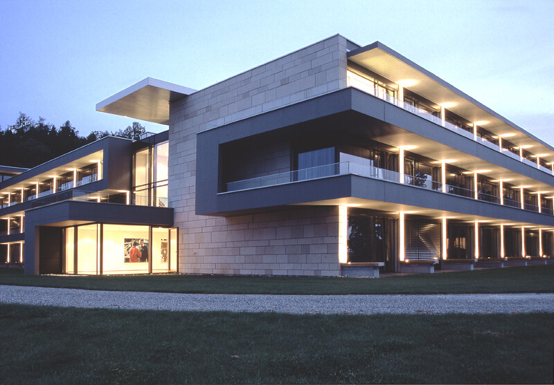 Hoteltrakt+des+Seminar-+und+Konferenzzentrum+%26quot%3BWolfsberg+-+UBS+center+for+education+and+dialogue%26quot%3B